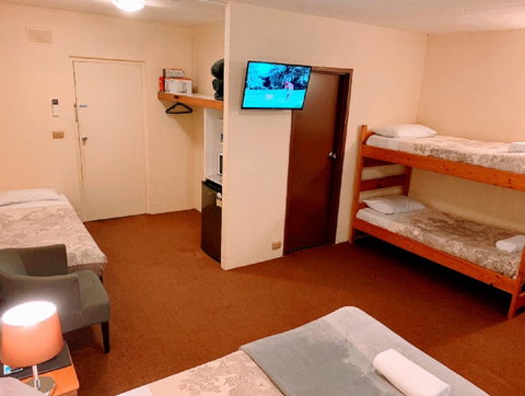 Mountain Creek Motel Bar & Restaurant - Timeshare Accommodation 4
