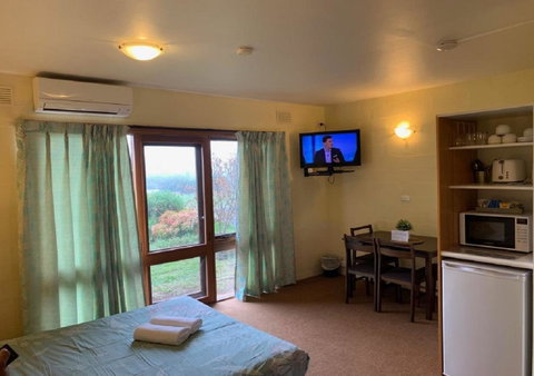 Mountain Creek Motel Bar & Restaurant - Timeshare Accommodation 35