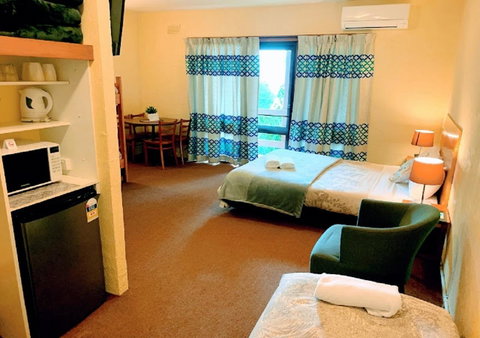 Mountain Creek Motel Bar & Restaurant - Timeshare Accommodation 7