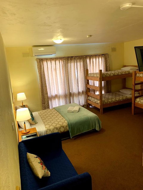 Mountain Creek Motel Bar & Restaurant - Timeshare Accommodation 44