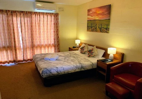 Mountain Creek Motel Bar & Restaurant - Timeshare Accommodation 25