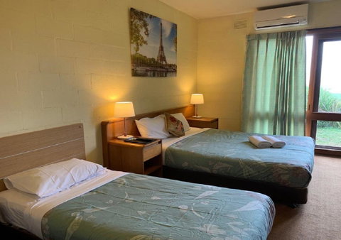 Mountain Creek Motel Bar & Restaurant - Timeshare Accommodation 32