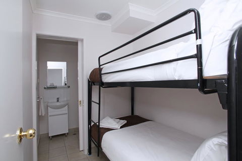 Quality Inn & Suites The Menzies - Timeshare Accommodation 27