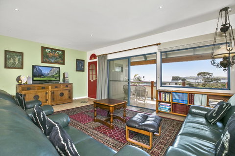 Black Dolphin Beach Penthouse - Timeshare Accommodation 18