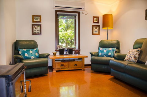 Ashwood Cottages - Timeshare Accommodation 15
