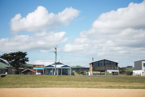 Stunning Waterfront Only 10 Minutes To Phillip Island - FREE EV UNIT 7kW For Electric Cars - Pet Friendly, Fireplace FREE WIFI Wine & Chocolates - Timeshare Accommodation 26