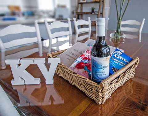 Stunning Waterfront Only 10 Minutes To Phillip Island - FREE EV UNIT 7kW For Electric Cars - Pet Friendly, Fireplace FREE WIFI Wine & Chocolates - Timeshare Accommodation 3