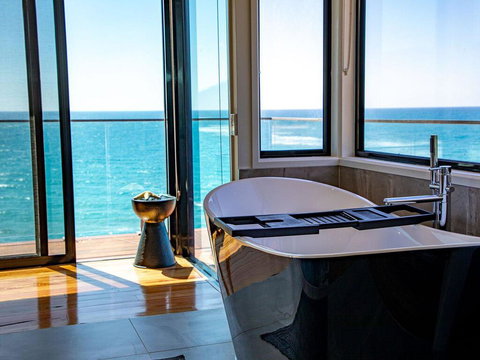 THE DECK HOUSE - A WYE RIVER ICON - Timeshare Accommodation 2