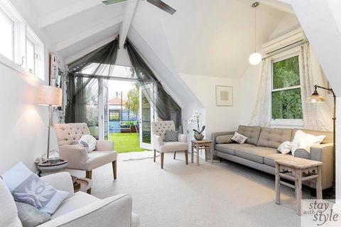 The Gatehouse - Light Filled Cottage In The Leafy Suburb Of Hawthorn - Timeshare Accommodation 1