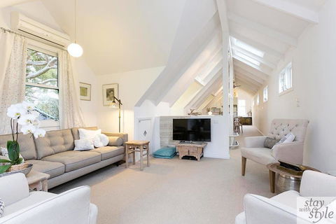 The Gatehouse - Light Filled Cottage In The Leafy Suburb Of Hawthorn - Timeshare Accommodation 0