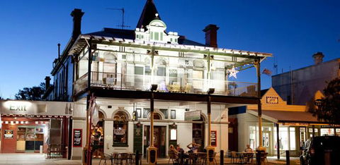 The Shamrock Hotel (Live Music Venue) - Timeshare Accommodation 0
