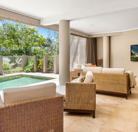 The Stanwell Beach Glass House - beach  pool