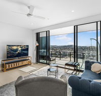 Top Floor 3 Bed Apartment with Million Dollar Views - Timeshare Accommodation