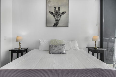 Top Floor 3 Bed Apartment With Million Dollar Views - Timeshare Accommodation 2
