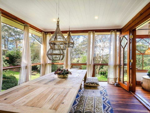 Treetops - Elegant, Inviting, Designer, Cedar Home - Timeshare Accommodation 1