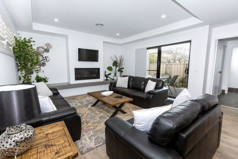 TWO TEN Sleeps 10! Luxury CBD Accommodation - Timeshare Accommodation 0