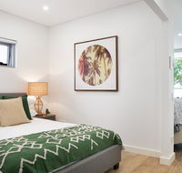 Ultra Modern Studio Suite with Balcony Near Shops - Timeshare Accommodation