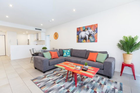 Urban Jungle! Executive Apartment In Heart Of CBD - Timeshare Accommodation 0