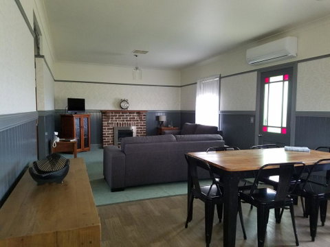 Wagga Wagga Country Cottages - Timeshare Accommodation 0