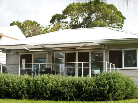 Wangi Lakehouse - Renovated Lake Macquarie Lakefront Location - Timeshare Accommodation 2