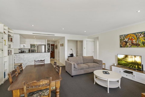 Waterfront Resort Living With Space For The Family - Timeshare Accommodation 3