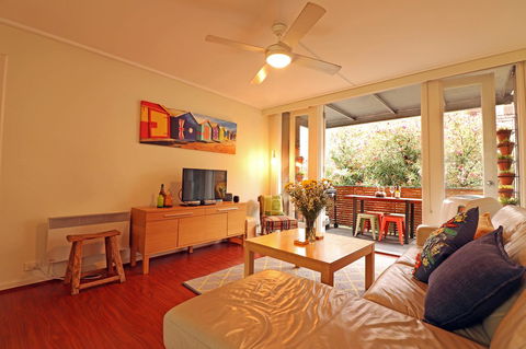 Colour Pop Fitzroy - 3 Bedroom Pet Friendly - Timeshare Accommodation 1