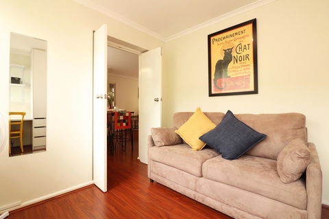 Colour Pop Fitzroy - 3 Bedroom Pet Friendly - Timeshare Accommodation 17