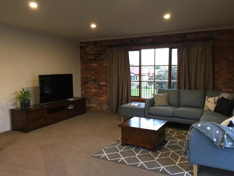 Bricks And Roses - Timeshare Accommodation 11