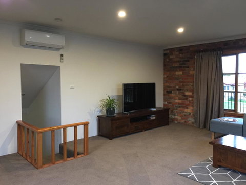 Bricks And Roses - Timeshare Accommodation 9