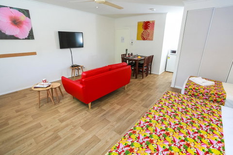 Port Douglas Motel - Timeshare Accommodation 7
