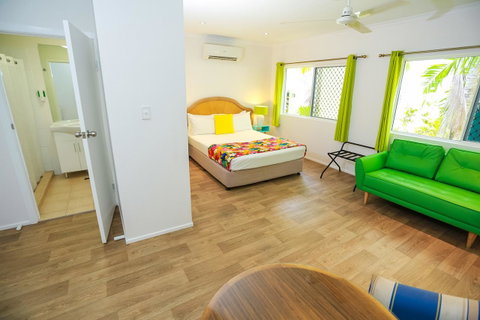 Port Douglas Motel - Timeshare Accommodation 11