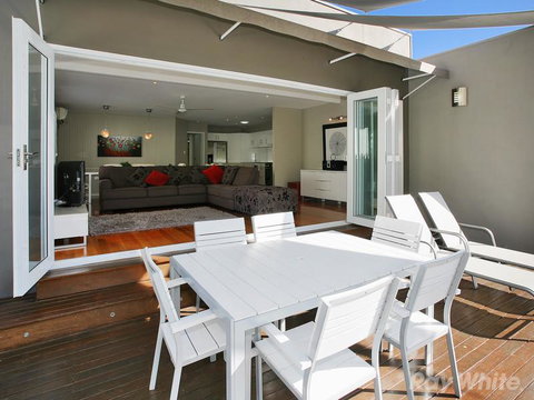 Beach House On Tradewinds Avenue - Timeshare Accommodation 2