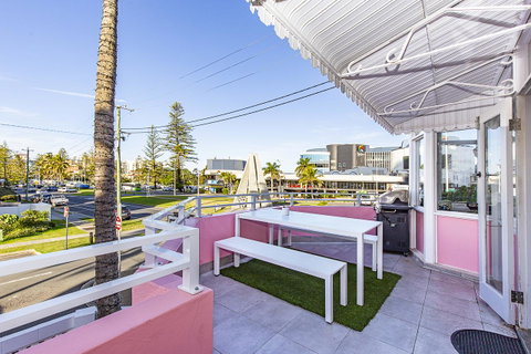 The Pink Hotel Coolangatta - Timeshare Accommodation 6
