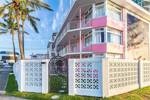 The Pink Hotel Coolangatta - Timeshare Accommodation 1
