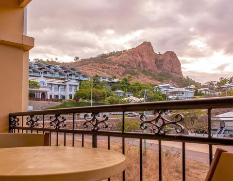 The Robert Towns - Timeshare Accommodation 8