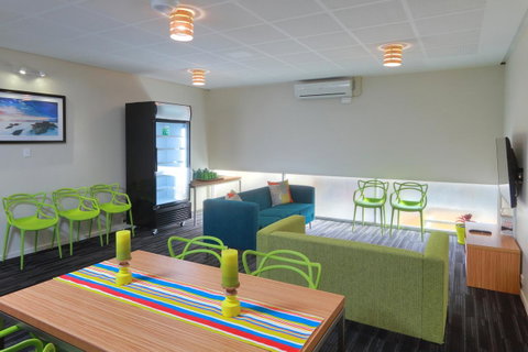 Palm Beach Hotel - Timeshare Accommodation 10