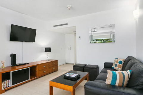 Palm Cove Beach Apartment - Timeshare Accommodation 18
