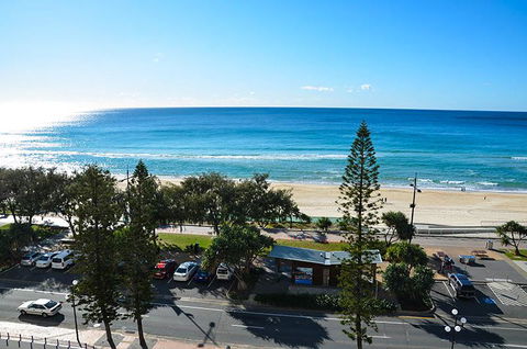 Zenith Ocean Front Apartments - Timeshare Accommodation 9
