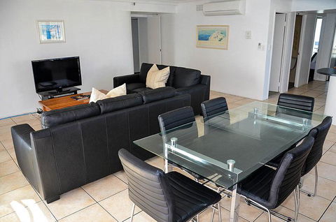 Zenith Ocean Front Apartments - Timeshare Accommodation 11