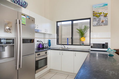 Cylinder Beach Mooloomba Unit 3 - Timeshare Accommodation 6