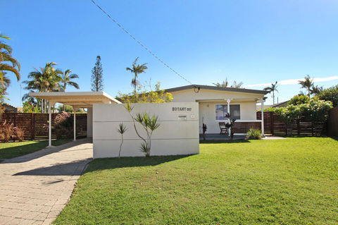 6 Botany Court Marcoola Beach - Pet Friendly 500 Bond - Timeshare Accommodation 0