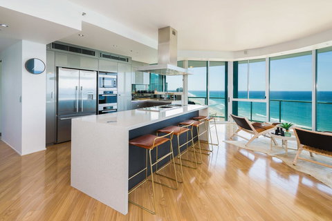 The Waterford On Main Beach - Timeshare Accommodation 8