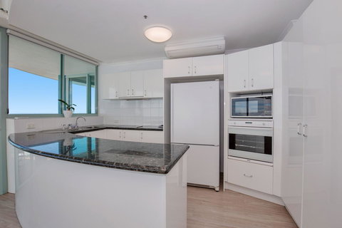 The Waterford On Main Beach - Timeshare Accommodation 32