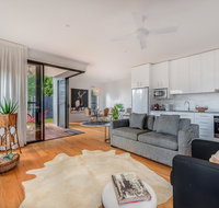 Sam's Buderim Mountain Guest House - Timeshare Accommodation