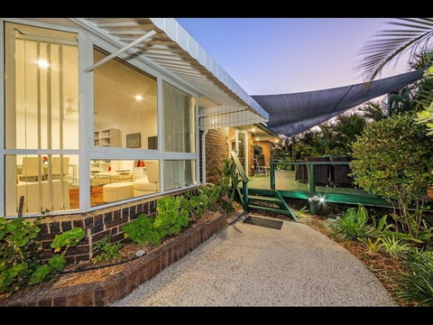 Woorim Secluded Palms Cottage - Timeshare Accommodation 1