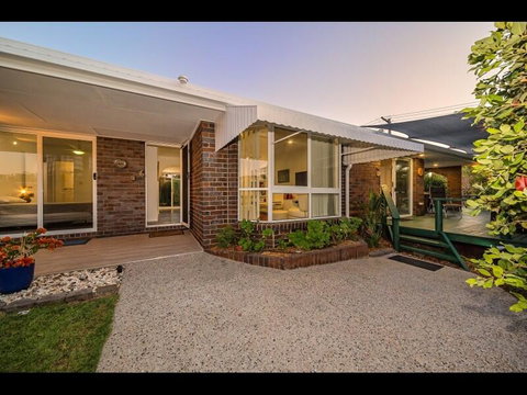 Woorim Secluded Palms Cottage - Timeshare Accommodation 0