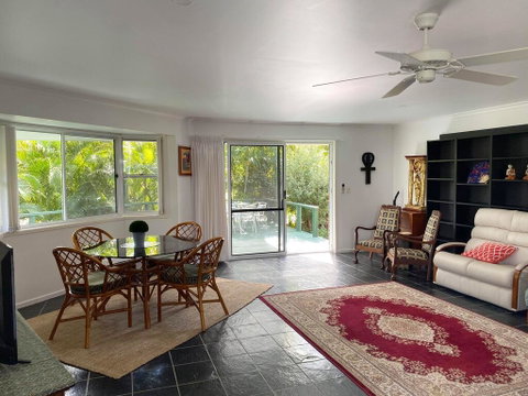 Woorim Secluded Palms Villa - Timeshare Accommodation 2