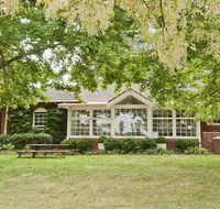 York Cottage - grand gate house and enchanting gardens - Timeshare Accommodation