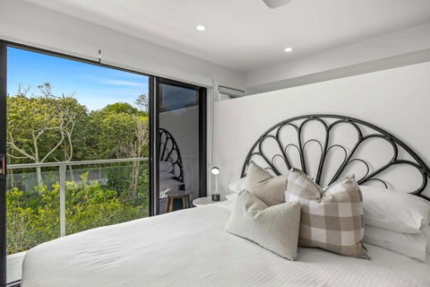 \'Bonnyview\' Elegant 4-Bed Home By The Beach - Timeshare Accommodation 3