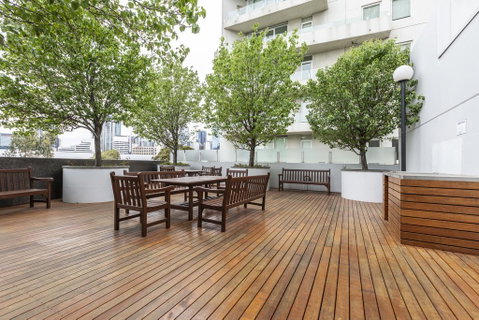 Of SouthbankLight Filled ApartmentHUGE Private Terrace With City ViewsParkingPoolGymWiFi - Timeshare Accommodation 0